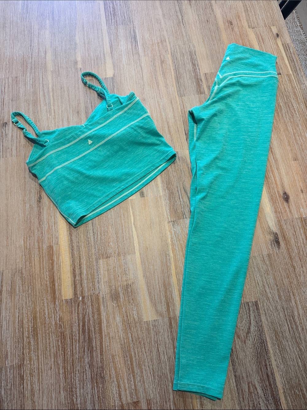 Teal Seam-Detail Athletic Crop Top and Leggings Set - Picture 2 of 2